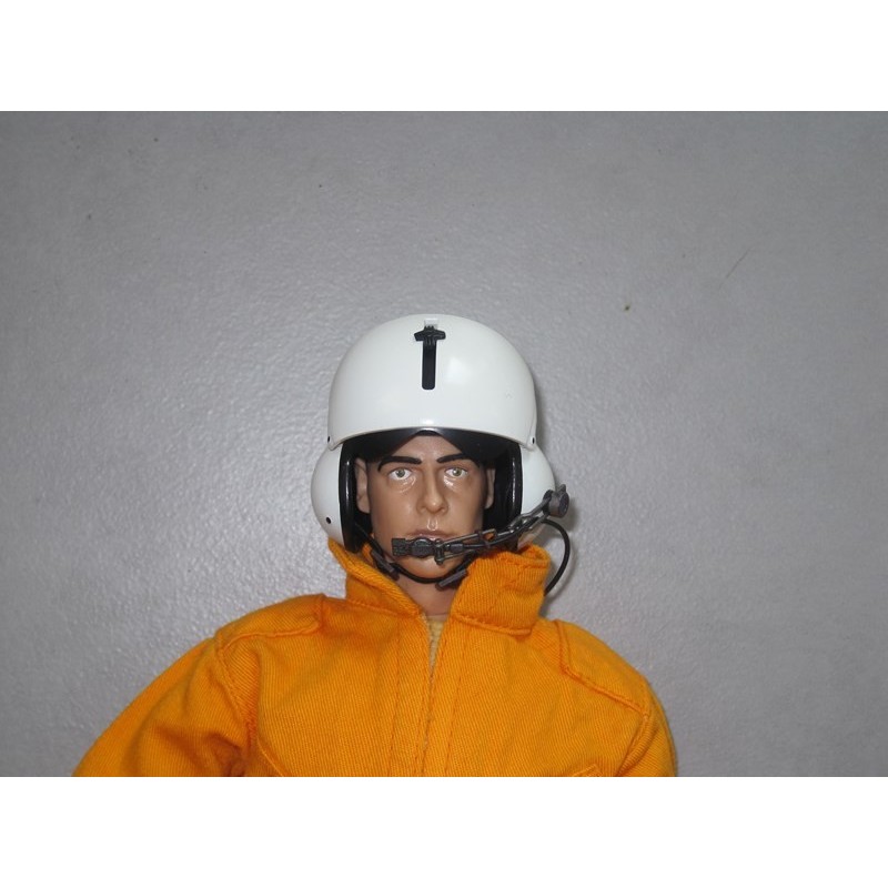 Pilote hélicoptère 1:6 (30cm) orange Vente flash ⭐ Heli-Scale Pilote Hélicoptère 1:6 (30cm) Orange ✨ -Roban Magasin 2093 large default