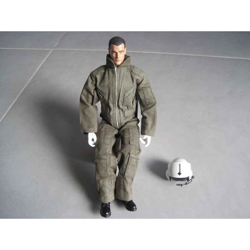 Pilote hélicoptère 1:7 (25cm) Vert Sortie ???? Heli-Scale Pilote Hélicoptère 1:7 (25cm) Vert ???? -Roban Magasin 2173 large default