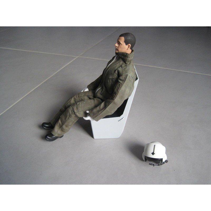 Pilote hélicoptère 1:7 (25cm) Vert Sortie ???? Heli-Scale Pilote Hélicoptère 1:7 (25cm) Vert ???? -Roban Magasin 2174 large default